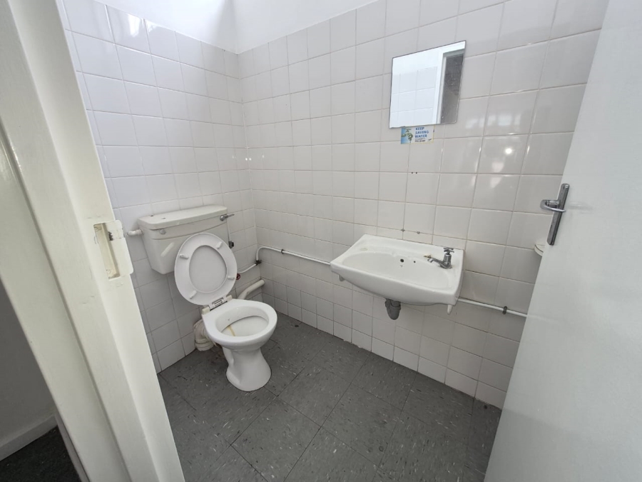 To Let Commercial Property for Rent in Plumstead Western Cape